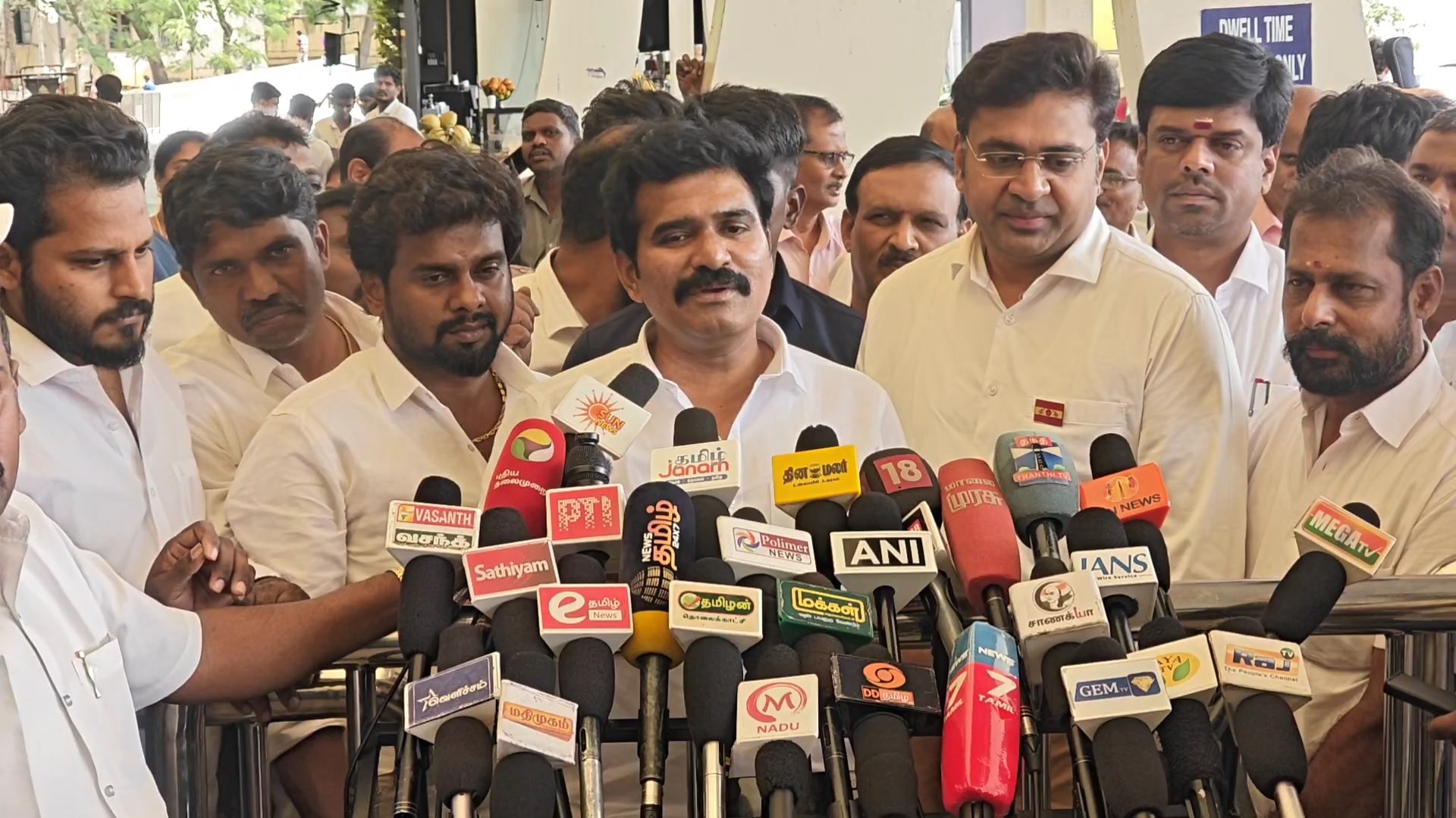 கரூர் பயணம் குறித்து திமுகவை சாடிய நிர்மல்குமார்... செந்தில் பாலாஜி விவகாரத்திலும்…